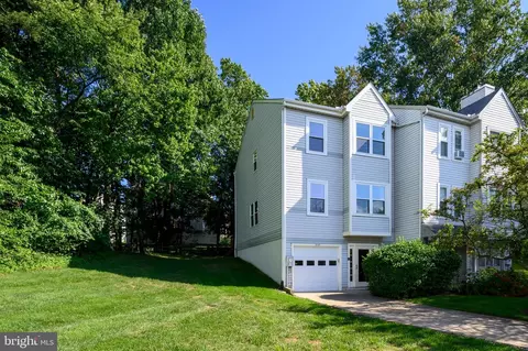 945 Oakmoor Dr #945, Halethorpe, MD 21227