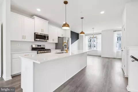 1536 Hudson View Rd, Essex, MD 21221