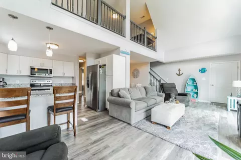 Entry Way - 3650 Galloway, Middle River, MD 21220 photo 1 of 5