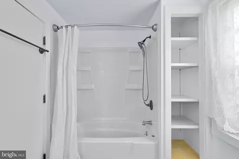 Bath - 1325 Stevens Ave, Halethorpe, MD 21227 photo 4 of 4