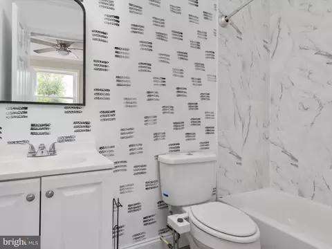 Bath - 2410 Estelle Ave, Sparrows Point, MD 21219 photo 1 of 2