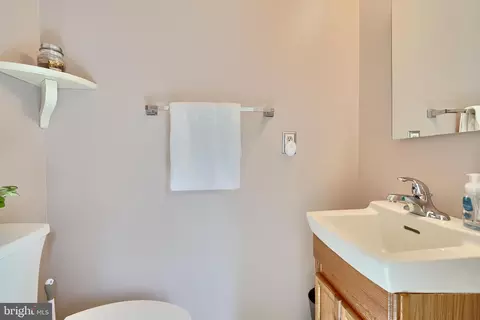 9507 Hallhurst Rd, Nottingham, MD 21236 photo 14