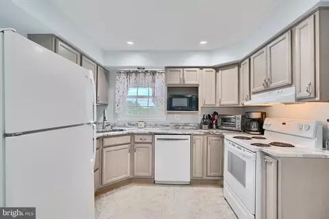 9507 Hallhurst Rd, Nottingham, MD 21236 photo 7