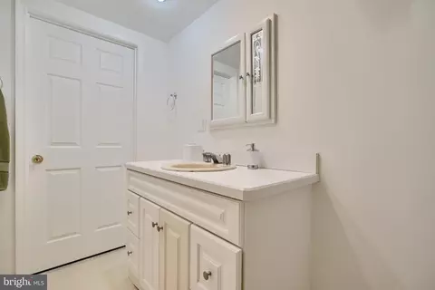 6917 Gunder Ave, Middle River, MD 21220 photo 27