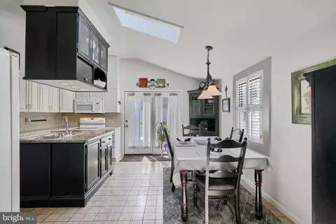 6917 Gunder Ave, Middle River, MD 21220 photo 10