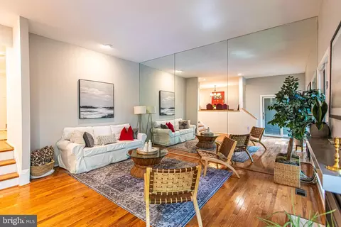 Living - 3 Beech Leaf Ct #29, Towson, MD 21286 photo 4 of 8