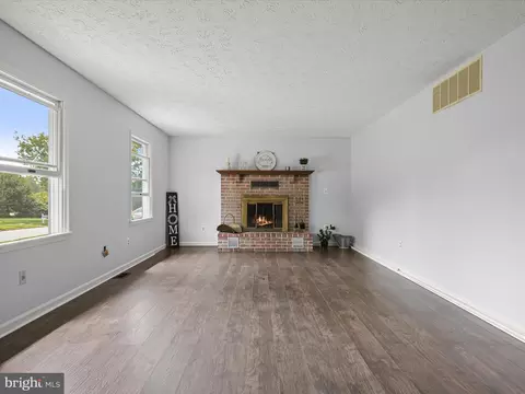 5220 Dewitt Rd, Halethorpe, MD 21227 photo 10