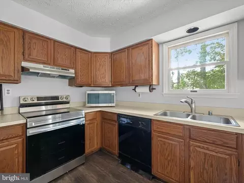 5220 Dewitt Rd, Halethorpe, MD 21227 photo 6