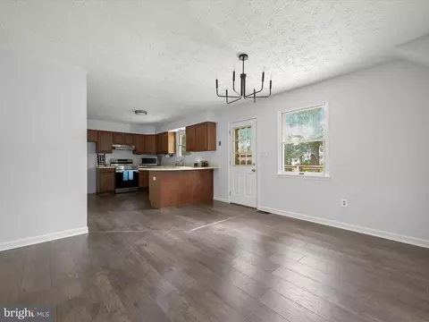 5220 Dewitt Rd, Halethorpe, MD 21227 photo 13