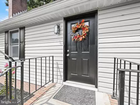 5220 Dewitt Rd, Halethorpe, MD 21227 photo 4