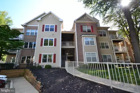 2318 G Falls Gable Ln #G, Baltimore, MD 21209