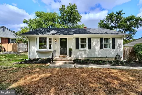 1004 Donington Cir, Towson, MD 21204