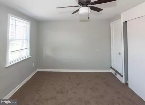 Entry Way - 407 Maple Ln, Dundalk, MD 21222 photo 9 of 10