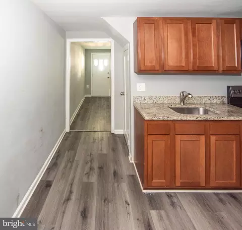 Entry Way - 407 Maple Ln, Dundalk, MD 21222 photo 2 of 10