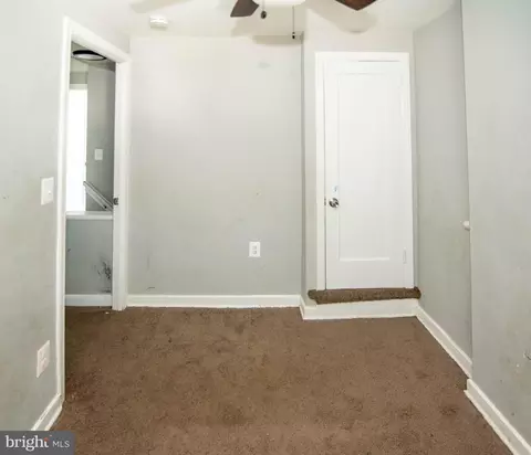 Entry Way - 407 Maple Ln, Dundalk, MD 21222 photo 10 of 10