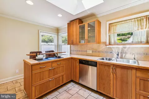 6716 Queens Ferry Rd, Baltimore, MD 21239 photo 8