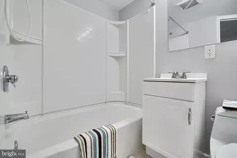 Bath - 2845 Plainfield Rd, Dundalk, MD 21222 photo 3 of 3