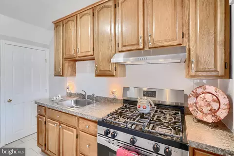 Kitchen - 2845 Plainfield Rd, Dundalk, MD 21222 photo 3 of 4