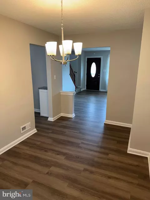 Entry Way - 876 Jaydee Ave, Dundalk, MD 21222 photo 3 of 4