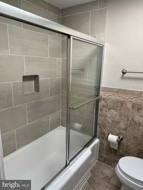 Bath - 876 Jaydee Ave, Dundalk, MD 21222 photo 1 of 4