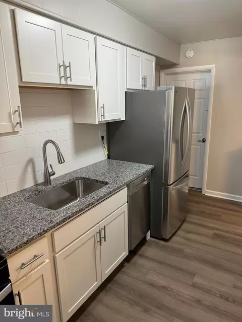 Kitchen - 876 Jaydee Ave, Dundalk, MD 21222 photo 2 of 3