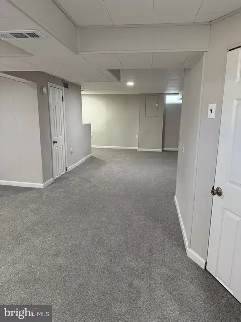 Entry Way - 876 Jaydee Ave, Dundalk, MD 21222 photo 4 of 4