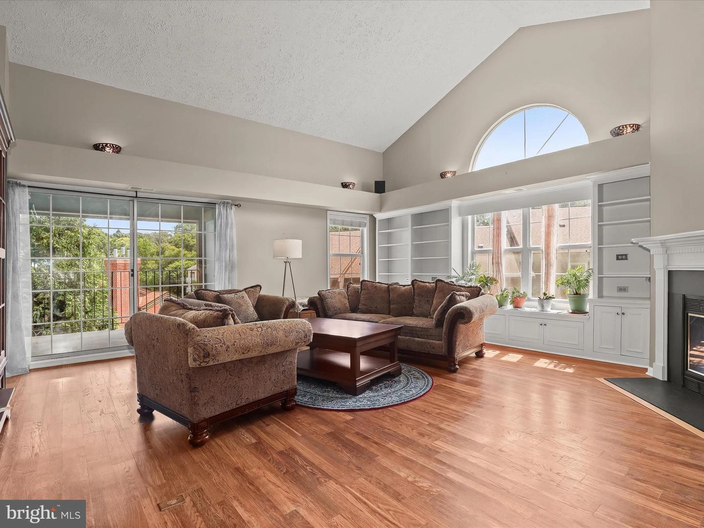 Living - 6927 Clearwind Ct #C, Baltimore, MD 21209 photo 2 of 6