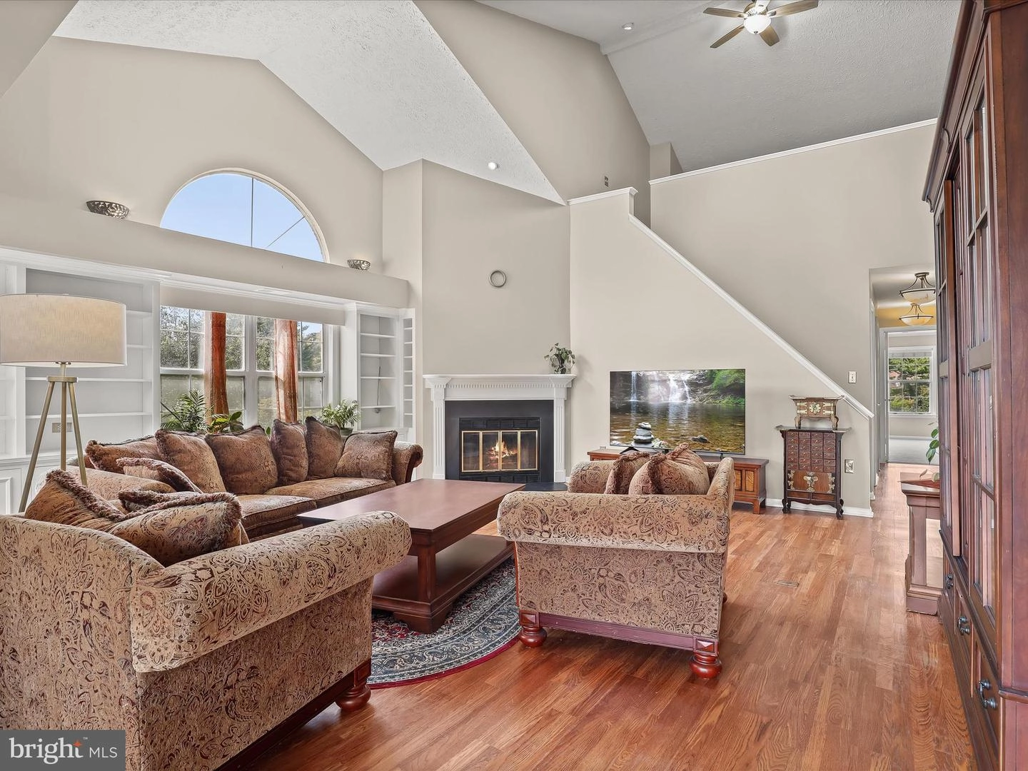 Living - 6927 Clearwind Ct #C, Baltimore, MD 21209 photo 5 of 6