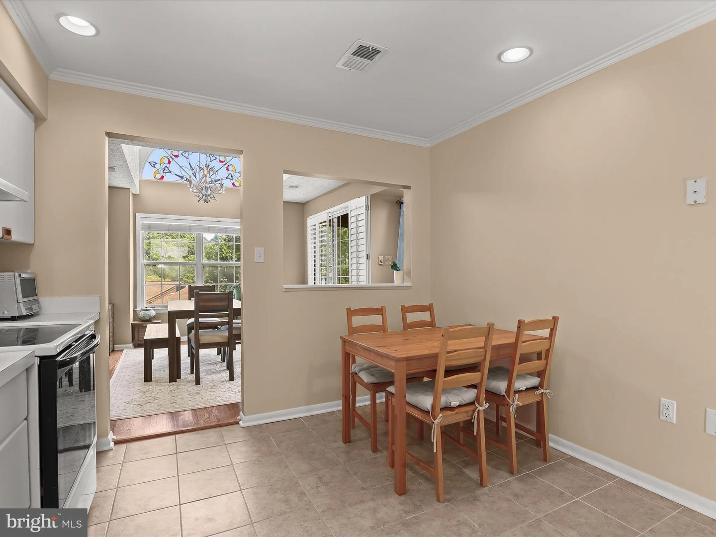 Dining - 6927 Clearwind Ct #C, Baltimore, MD 21209 photo 1 of 4