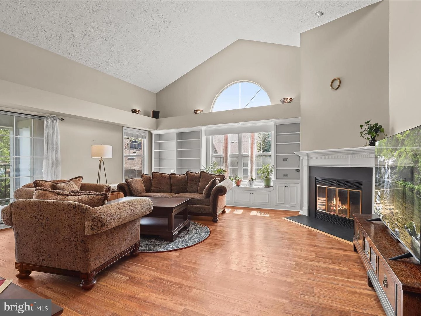 Living - 6927 Clearwind Ct #C, Baltimore, MD 21209 photo 1 of 6