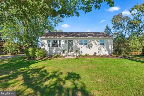 19016 Graystone Rd, White Hall, MD 21161