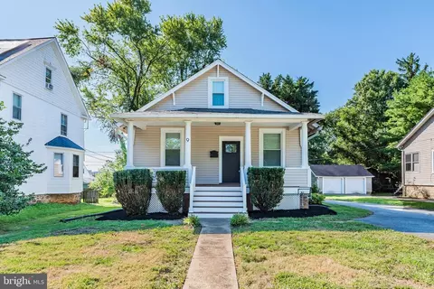 9 Waldron Ave, Pikesville, MD 21208