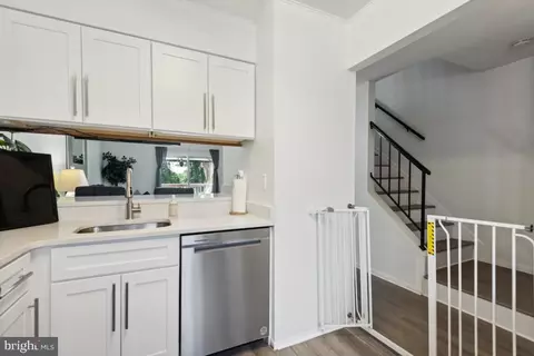 2309 Kevsway Ct, Windsor Mill, MD 21244 photo 6