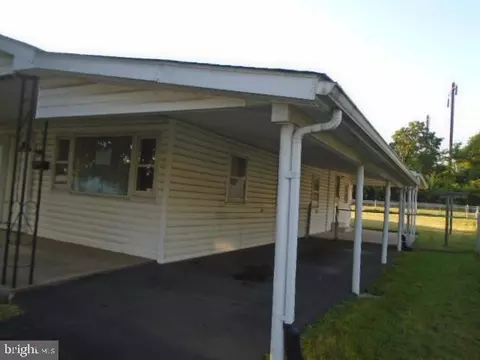 Exterior - 4 Right Wing Dr, Middle River, MD 21220 photo 2 of 2