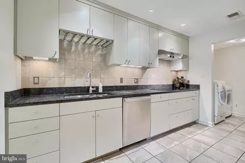 7 Devon Hill Rd #A6, Baltimore, MD 21210 photo 22