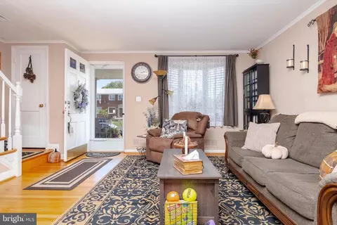 Entry Way - 2209 Searles Rd, Dundalk, MD 21222 photo 1 of 4