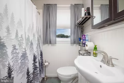 Bath - 2209 Searles Rd, Dundalk, MD 21222 photo 1 of 1