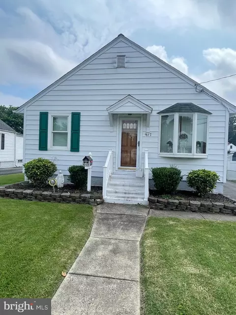 917 Martin Rd, Essex, MD 21221