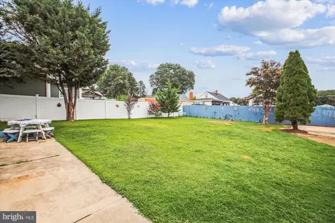 Exterior - 7610 Cedar Rd, Dundalk, MD 21222 photo 2 of 2