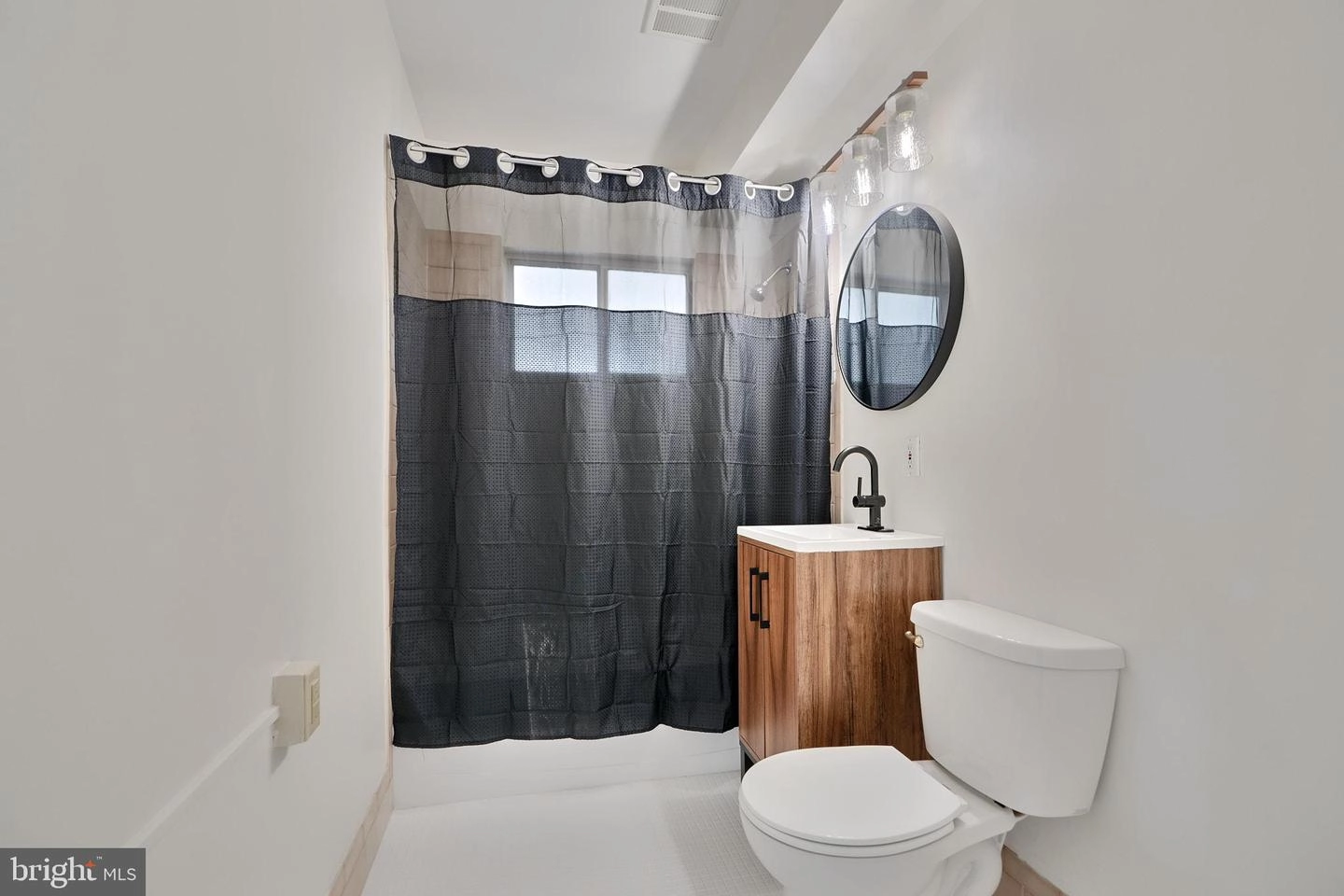 Bath - 706 Middle River Rd, Middle River, MD 21220 photo 1 of 2