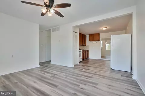 Living - 706 Middle River Rd, Middle River, MD 21220 photo 1 of 2