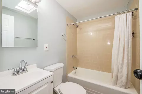 Bath - 3217 Bero Rd, Halethorpe, MD 21227 photo 1 of 2