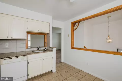8007 Wallace Rd, Dundalk, MD 21222 photo 4