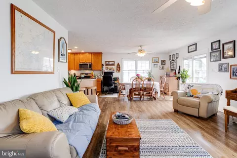 Living - 1013 Cold Spring Rd, Middle River, MD 21220 photo 2 of 3