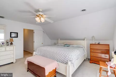 Bedroom - 1013 Cold Spring Rd, Middle River, MD 21220 photo 6 of 18