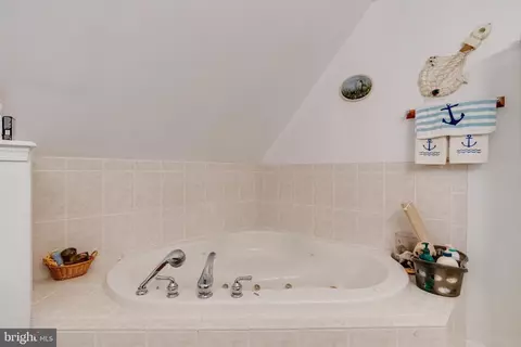 Bath - 1013 Cold Spring Rd, Middle River, MD 21220 photo 1 of 4