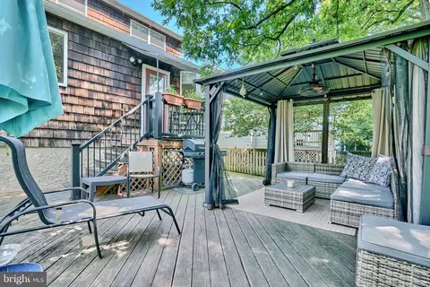 Exterior - 725 Dunkirk Rd, Baltimore, MD 21212 photo 6 of 10