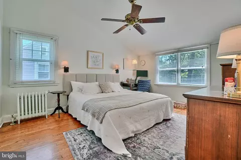 Bedroom - 725 Dunkirk Rd, Baltimore, MD 21212 photo 5 of 7