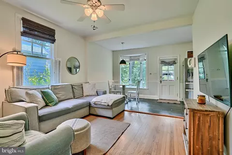 Living - 725 Dunkirk Rd, Baltimore, MD 21212 photo 2 of 3
