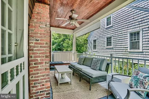 Exterior - 725 Dunkirk Rd, Baltimore, MD 21212 photo 3 of 10